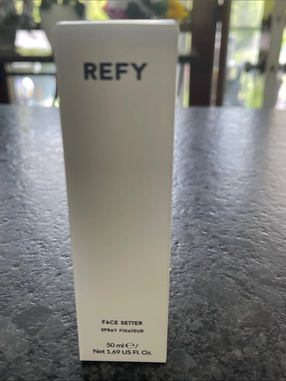 Refy Face Setter lock makeup all day boost look of makeup & improve skin barrier